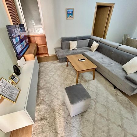 Edi'S Apartament Тирана Екстериор снимка