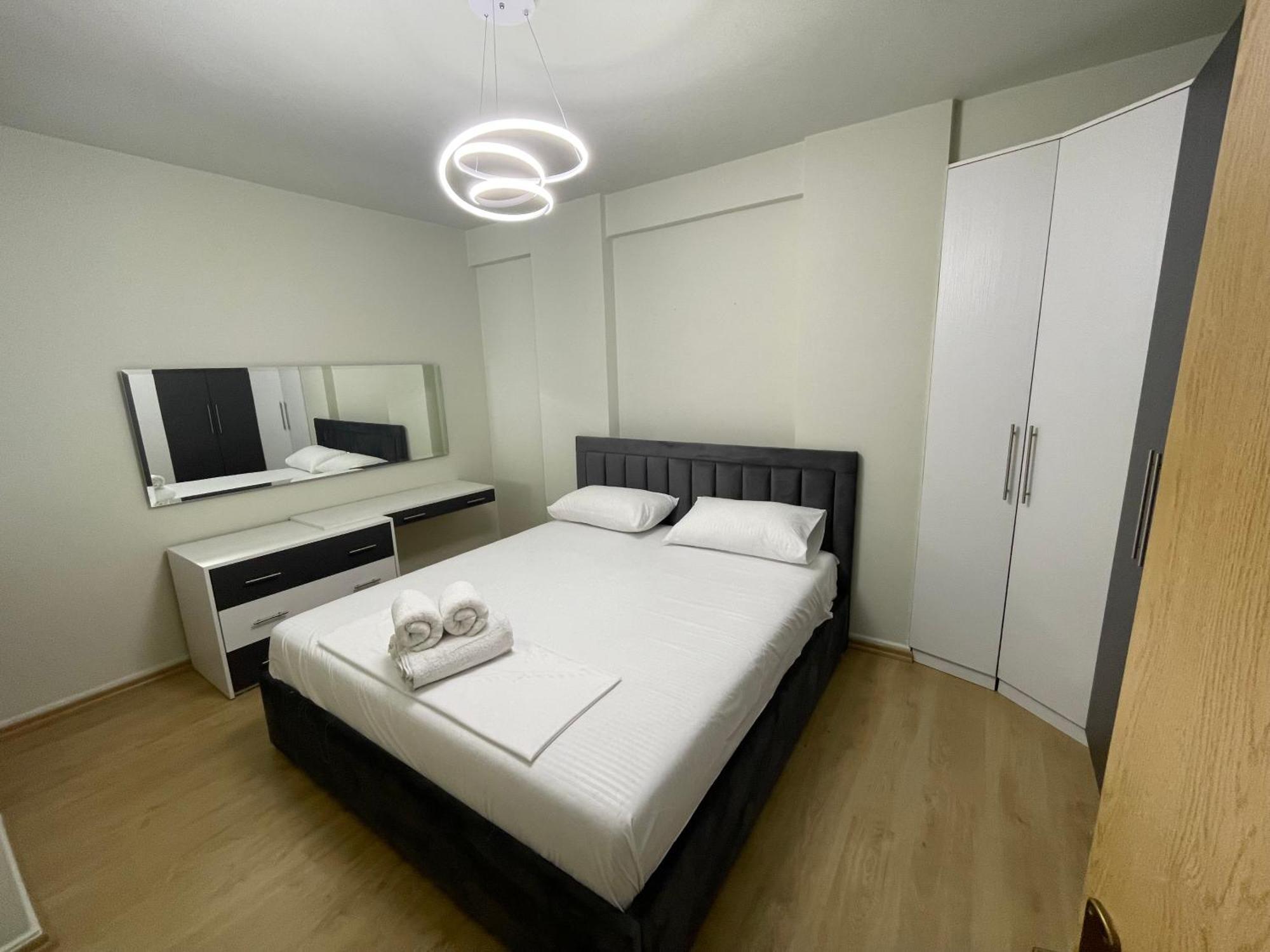 Edi'S Apartament Тирана Екстериор снимка