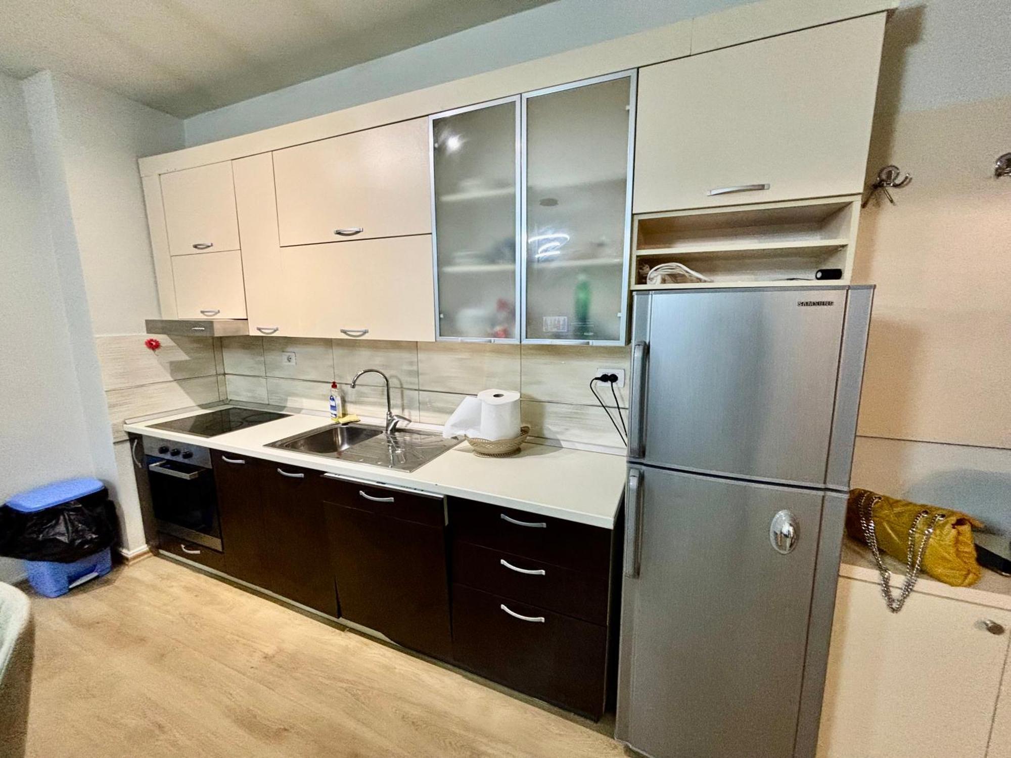 Edi'S Apartament Тирана Екстериор снимка