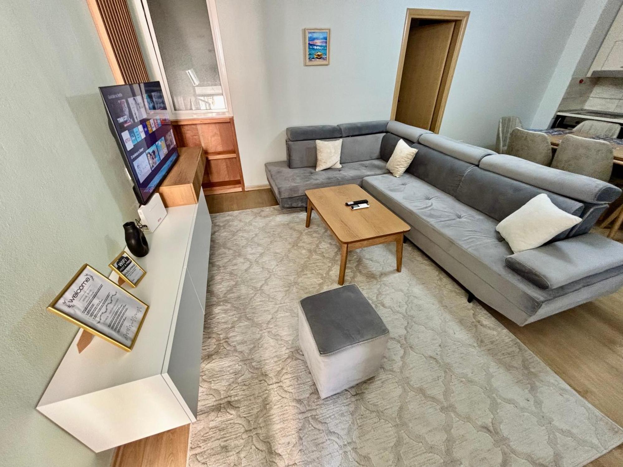 Edi'S Apartament Тирана Екстериор снимка