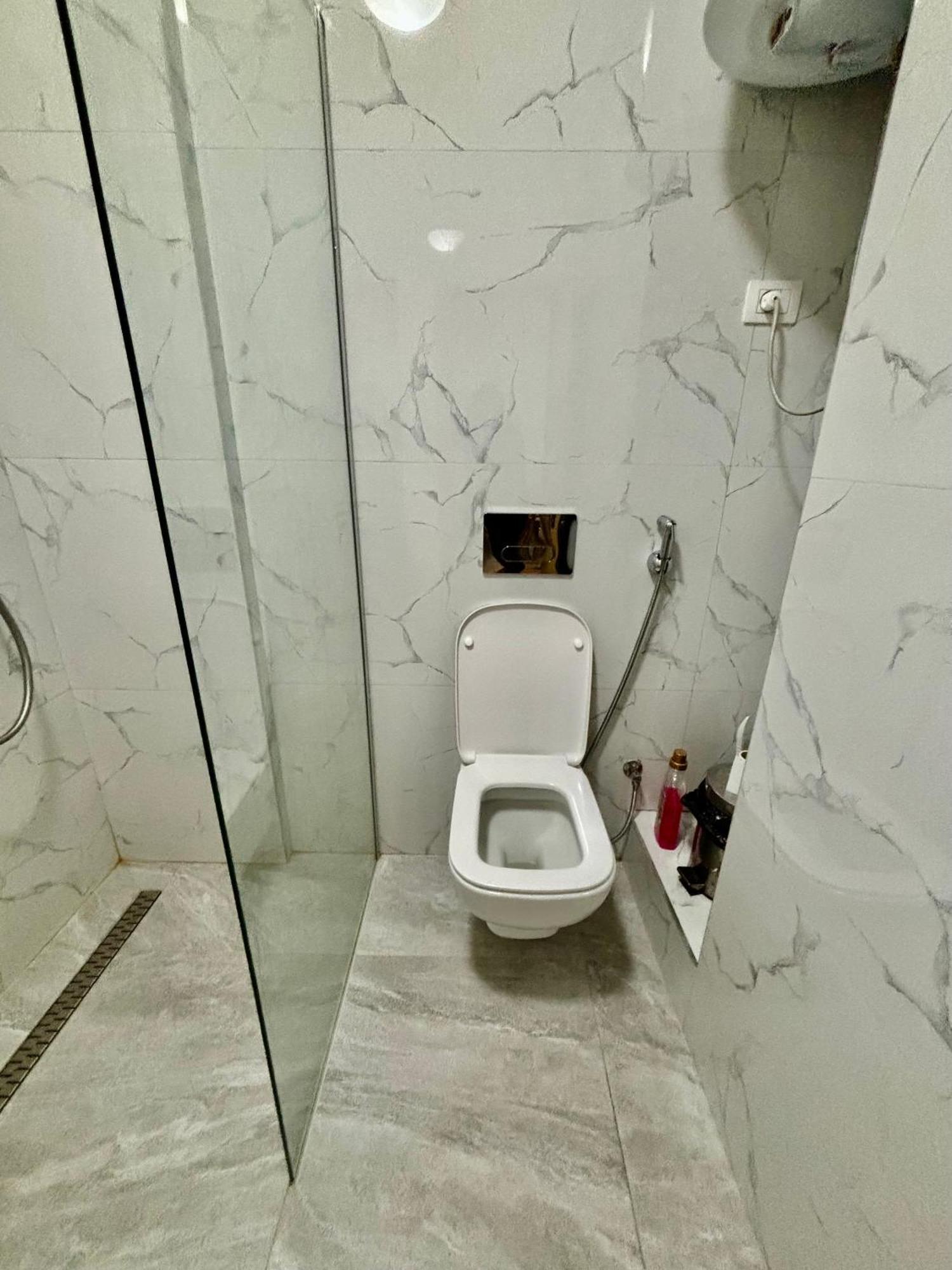 Edi'S Apartament Тирана Екстериор снимка