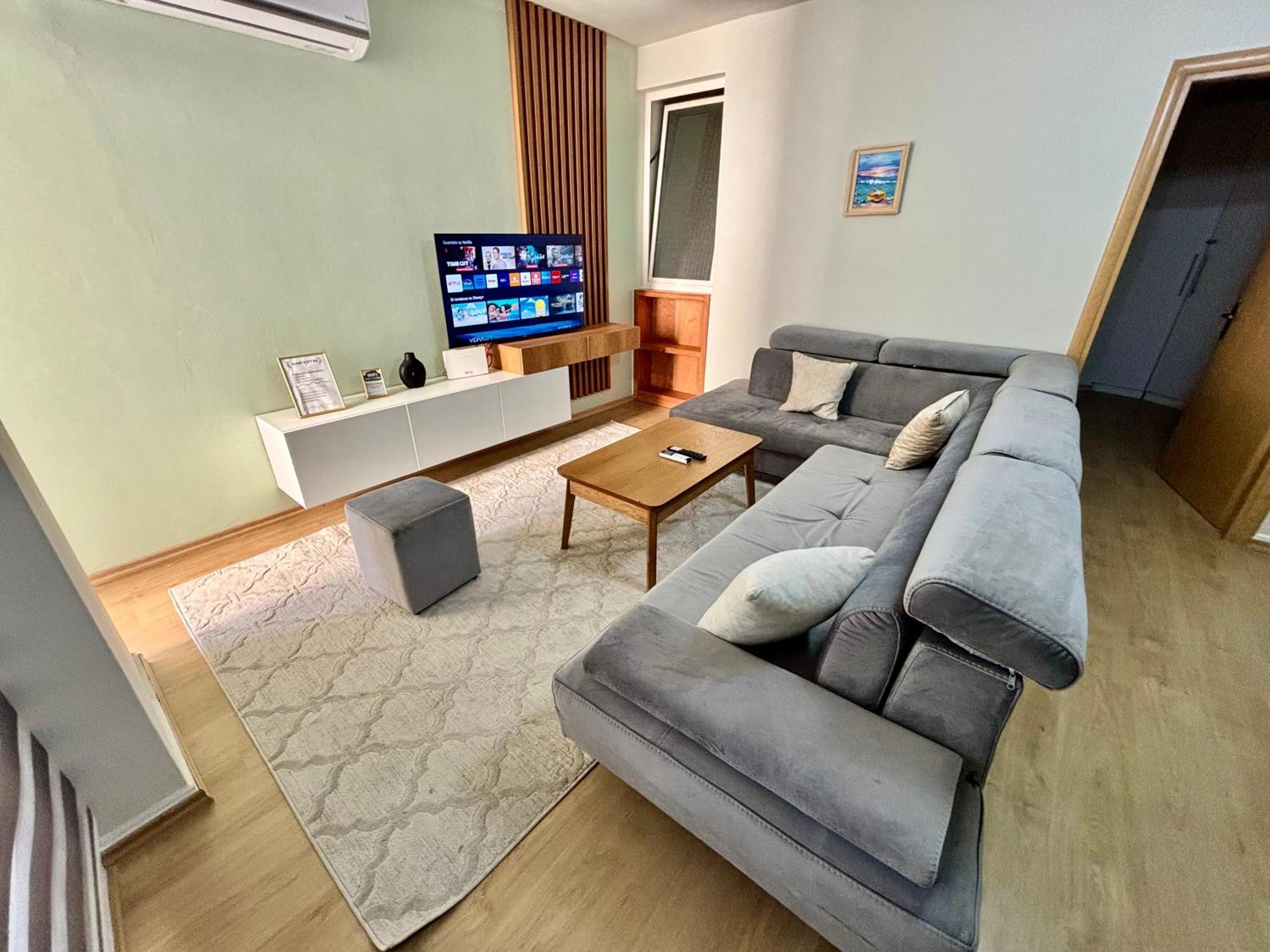 Edi'S Apartament Тирана Екстериор снимка