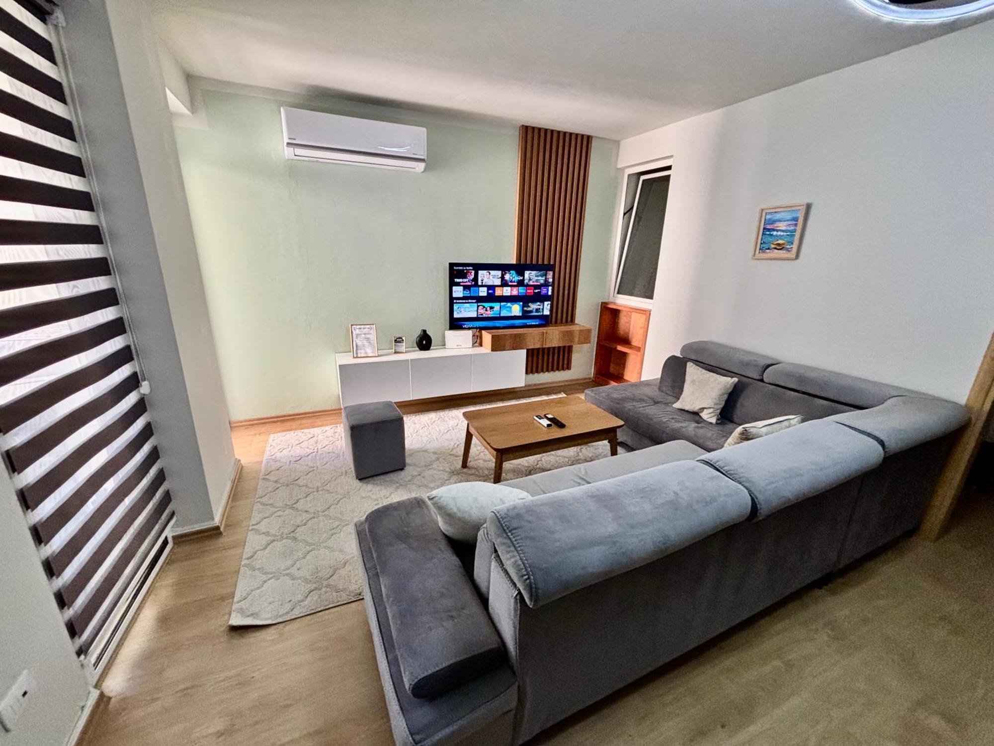 Edi'S Apartament Тирана Екстериор снимка